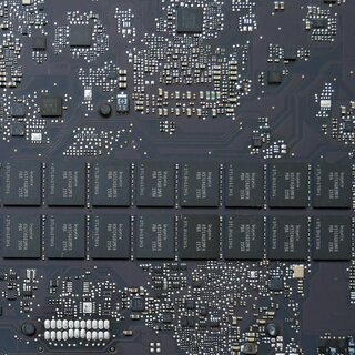 MacBook Pro 10,1 (Retina 15 Anfang 2013) Logic Board Reparatur